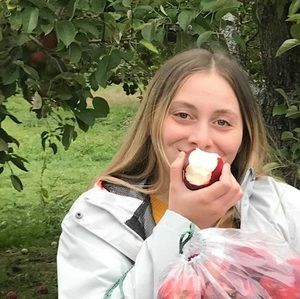 Meet your Posher, Camille